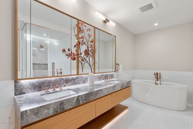 45 Temple St 312, Boston, MA 02114