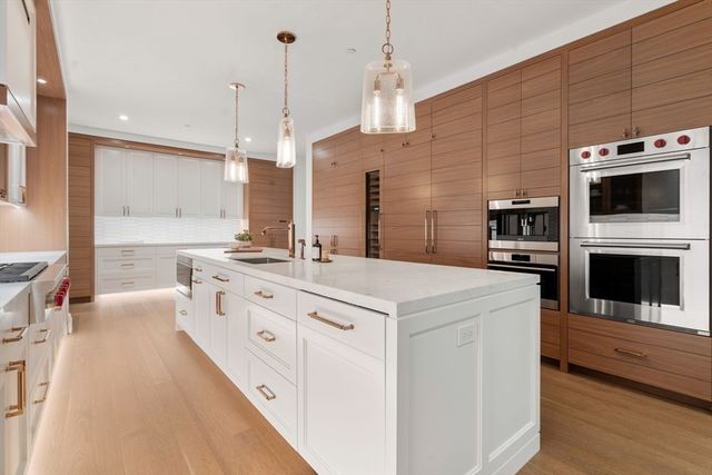 45 Temple St 312, Boston, MA 02114