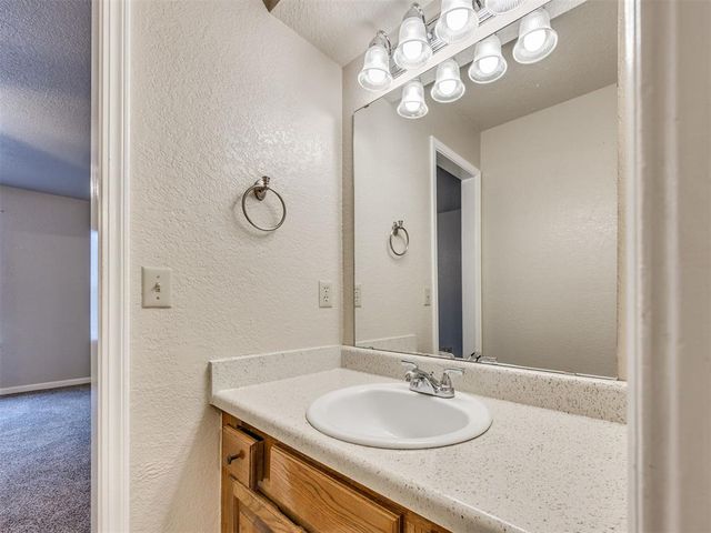 14335 N Pennsylvania Avenue 33C, Oklahoma City, OK 73134