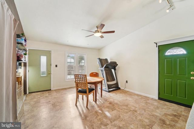 8213 SHADY SPRING DR, Gaithersburg, MD 20877