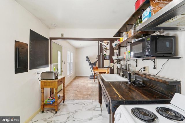 8213 SHADY SPRING DR, Gaithersburg, MD 20877