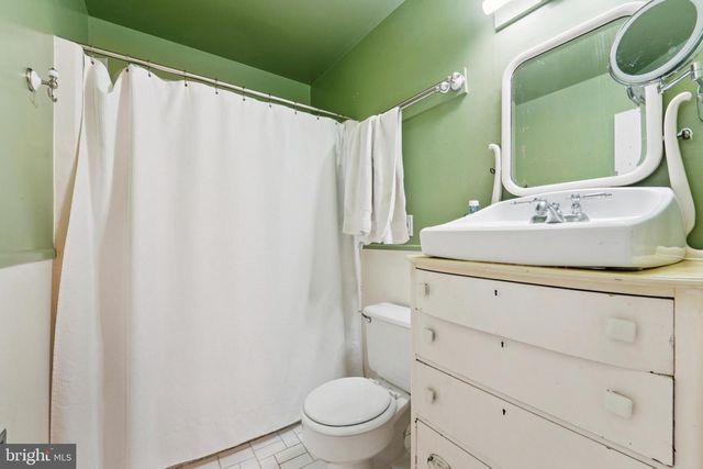 8213 SHADY SPRING DR, Gaithersburg, MD 20877