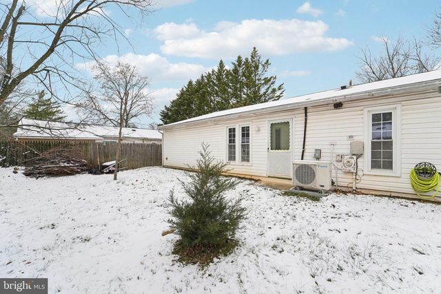 8213 SHADY SPRING DR, Gaithersburg, MD 20877