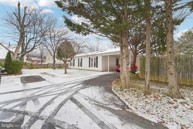 8213 SHADY SPRING DR, Gaithersburg, MD 20877