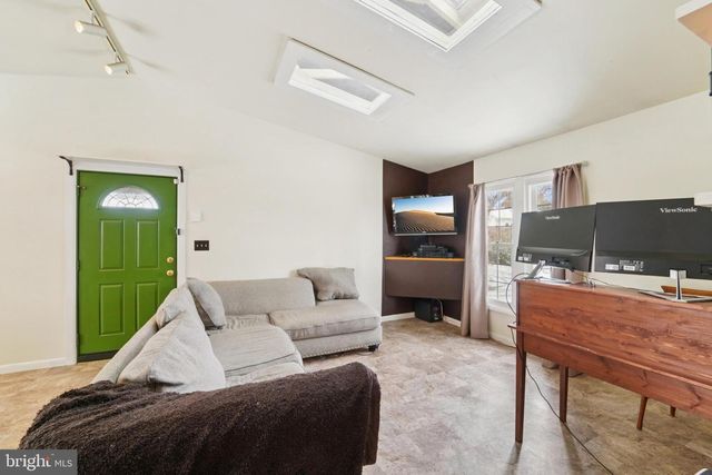 8213 SHADY SPRING DR, Gaithersburg, MD 20877