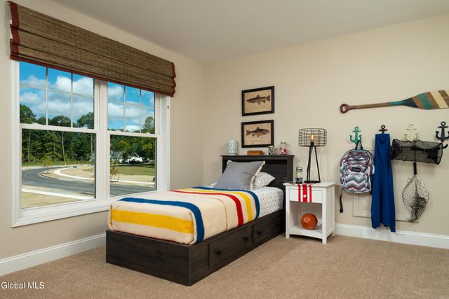 6 Angeles Avenue, Wilton, NY 12866