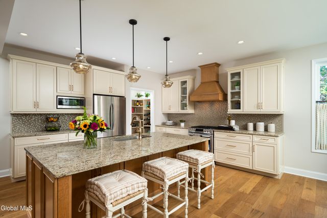 6 Angeles Avenue, Wilton, NY 12866