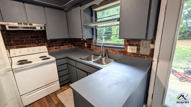 205 Debra Drive, Warner Robins, GA 31088