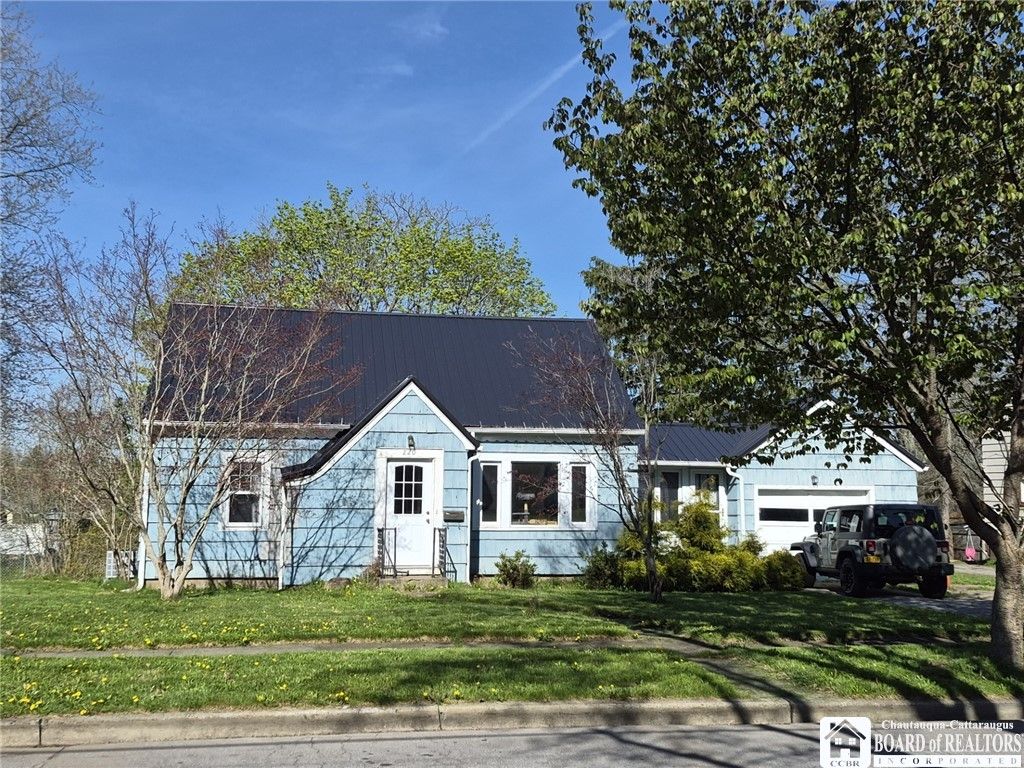 220 Chautauqua Avenue, Jamestown, NY 14701