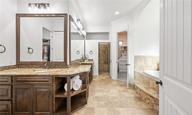 5921 Lago Vista Dr, Corpus Christi, TX 78414