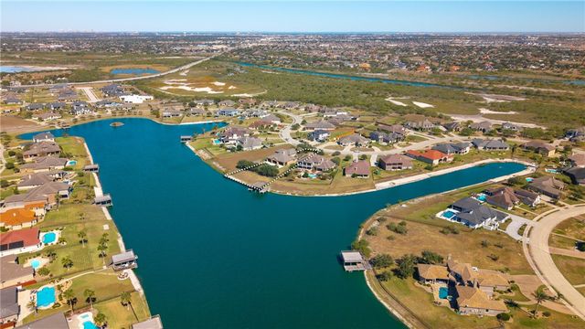 5921 Lago Vista Dr, Corpus Christi, TX 78414
