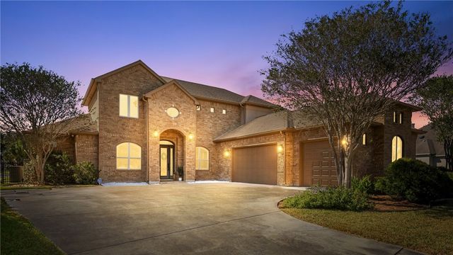 5921 Lago Vista Dr, Corpus Christi, TX 78414