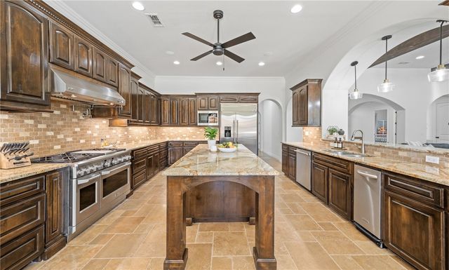 5921 Lago Vista Dr, Corpus Christi, TX 78414