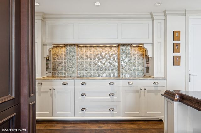 180 E PEARSON Street 4801, Chicago, IL 60611