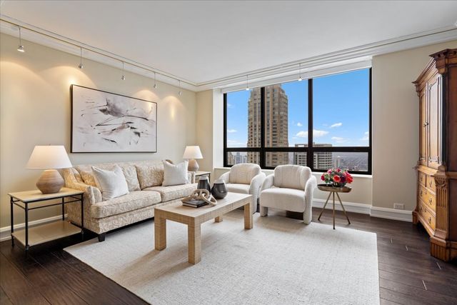 180 E PEARSON Street 4801, Chicago, IL 60611