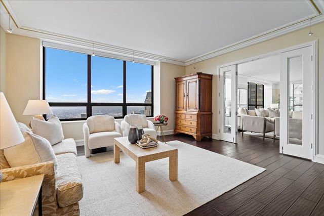 180 E PEARSON Street 4801, Chicago, IL 60611