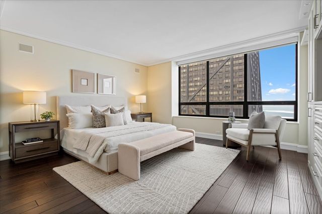 180 E PEARSON Street 4801, Chicago, IL 60611