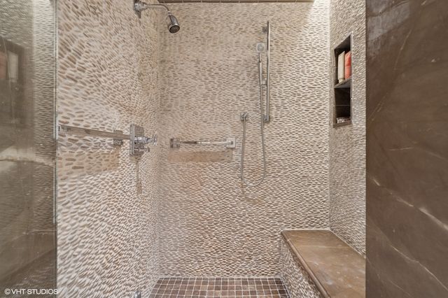 180 E PEARSON Street 4801, Chicago, IL 60611