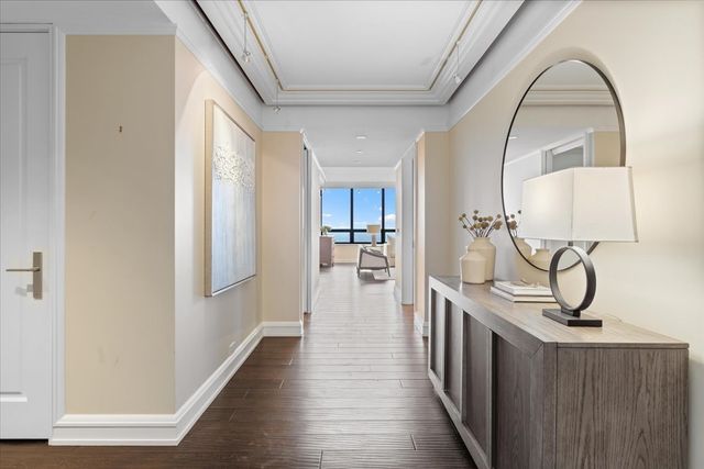 180 E PEARSON Street 4801, Chicago, IL 60611