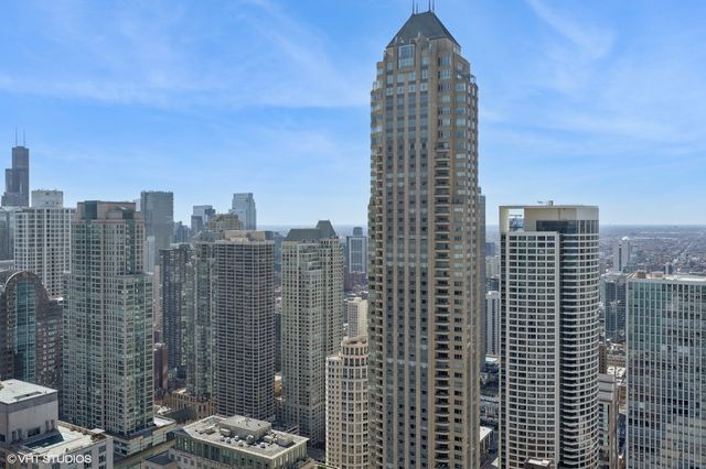 180 E PEARSON Street 4801, Chicago, IL 60611