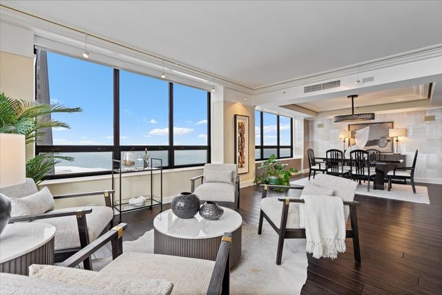 180 E PEARSON Street 4801, Chicago, IL 60611