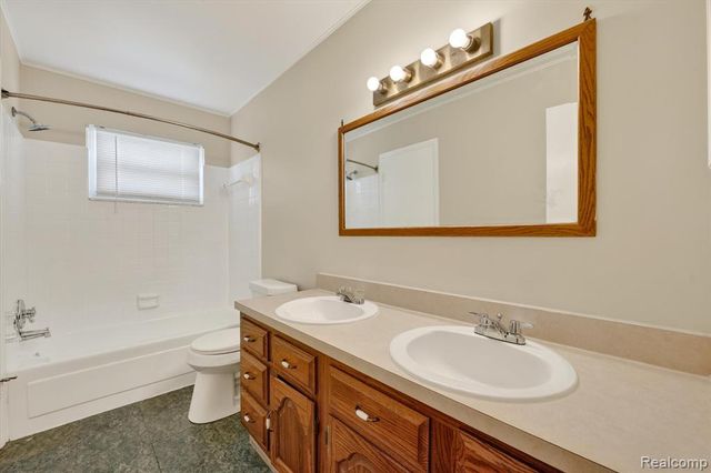 38662 Summers Street, Livonia, MI 48154