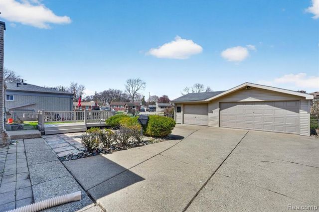 38662 Summers Street, Livonia, MI 48154