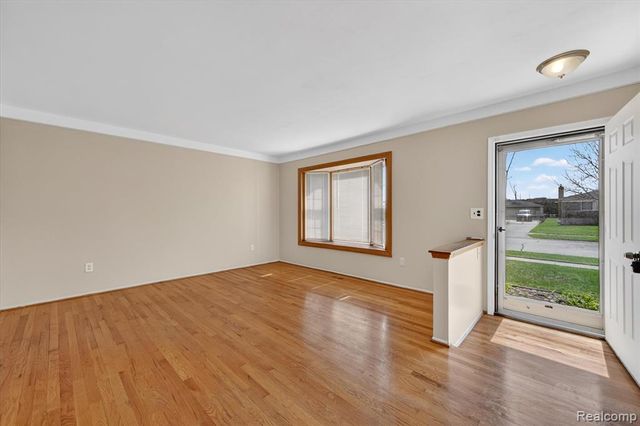 38662 Summers Street, Livonia, MI 48154