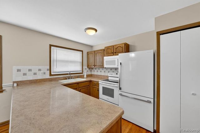 38662 Summers Street, Livonia, MI 48154