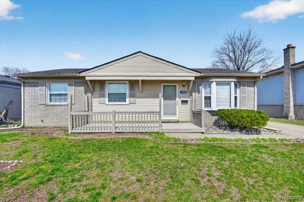 38662 Summers Street, Livonia, MI 48154