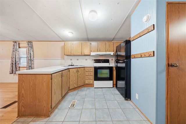 31621 S LAKE DRIVE, Eustis, FL 32736