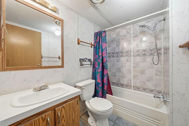 31621 S LAKE DRIVE, Eustis, FL 32736