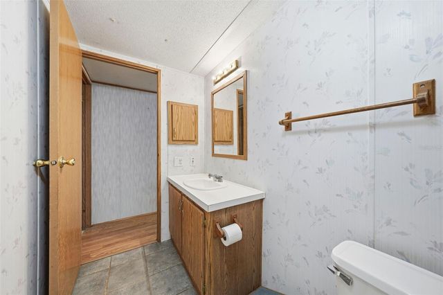 31621 S LAKE DRIVE, Eustis, FL 32736