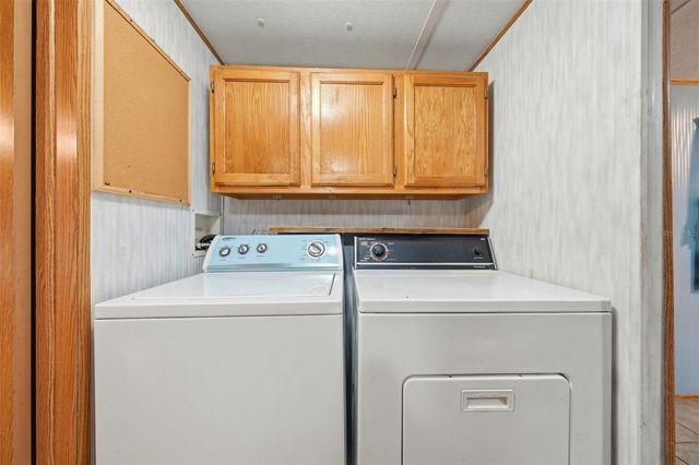 31621 S LAKE DRIVE, Eustis, FL 32736