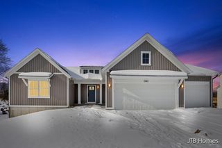 1040 N Washington Street, Lowell, MI 49331