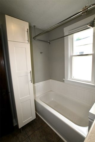 18 Dawson Court, Oakland, PA 15213