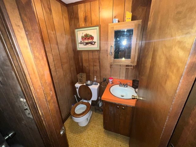 343 Old Bedford Rd, Westport, MA 02790