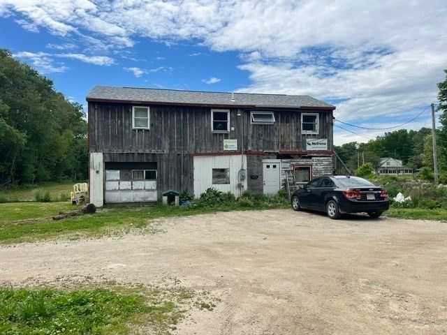 343 Old Bedford Rd, Westport, MA 02790