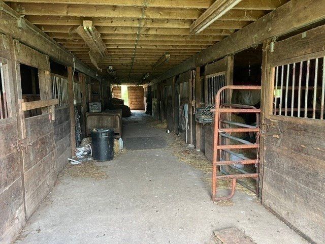 343 Old Bedford Rd, Westport, MA 02790