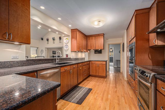 12820 S 82nd Court, Palos Park, IL 60464