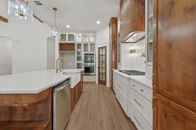 605 N Stewart Street, Azle, TX 76020