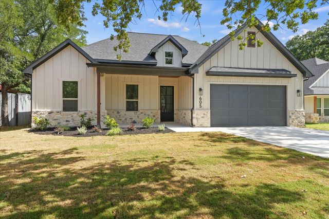 605 N Stewart Street, Azle, TX 76020