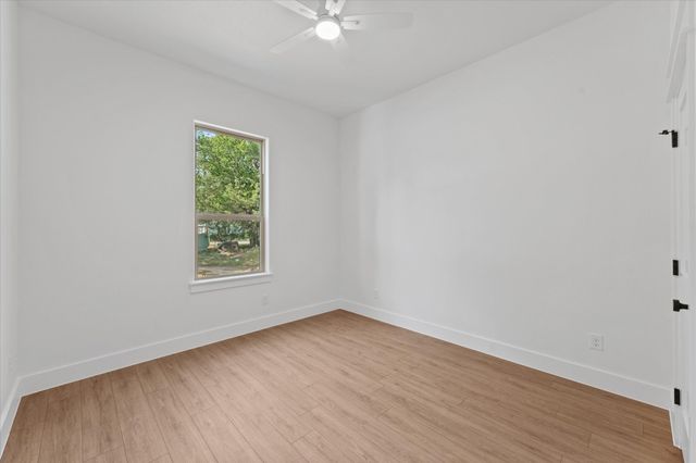 605 N Stewart Street, Azle, TX 76020