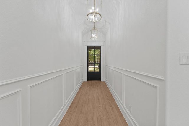 605 N Stewart Street, Azle, TX 76020