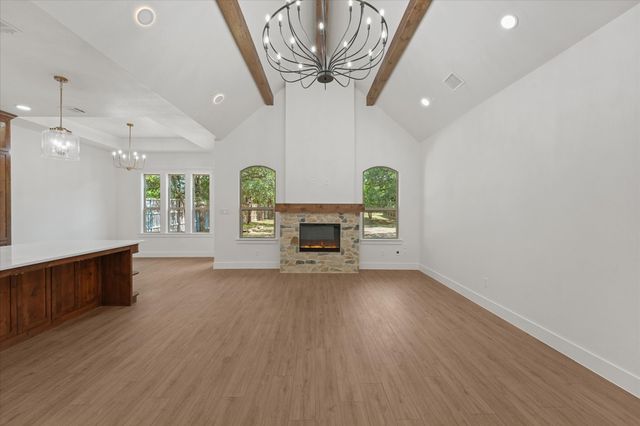 605 N Stewart Street, Azle, TX 76020