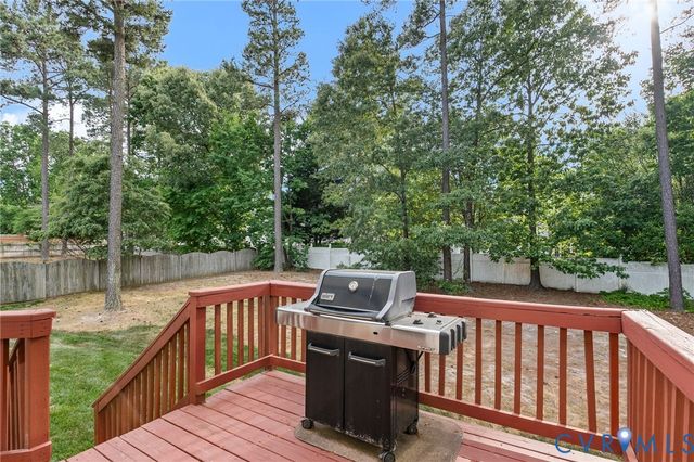 12106 Club Ridge Dr, Chester, VA 23836