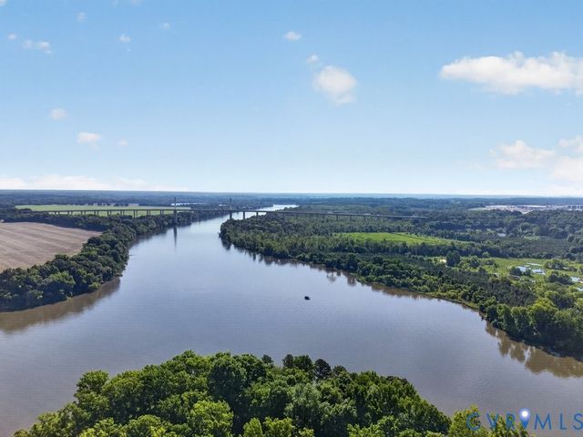 12106 Club Ridge Dr, Chester, VA 23836