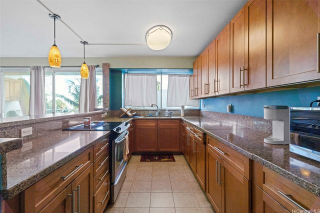 419 Keoniana Street 604, Honolulu, HI 96815
