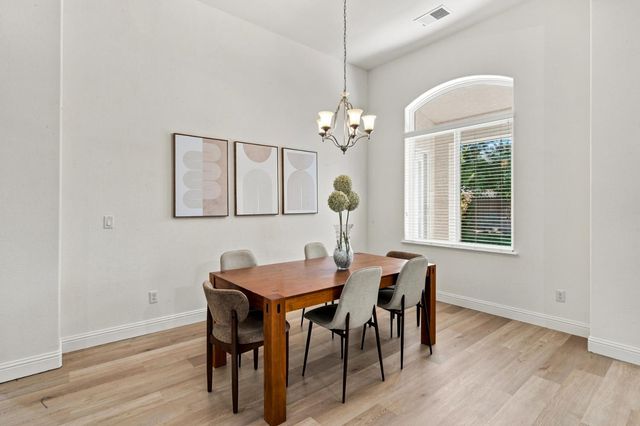 2935 E Omaha Avenue, Fresno, CA 93720