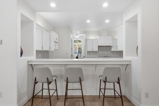 2935 E Omaha Avenue, Fresno, CA 93720